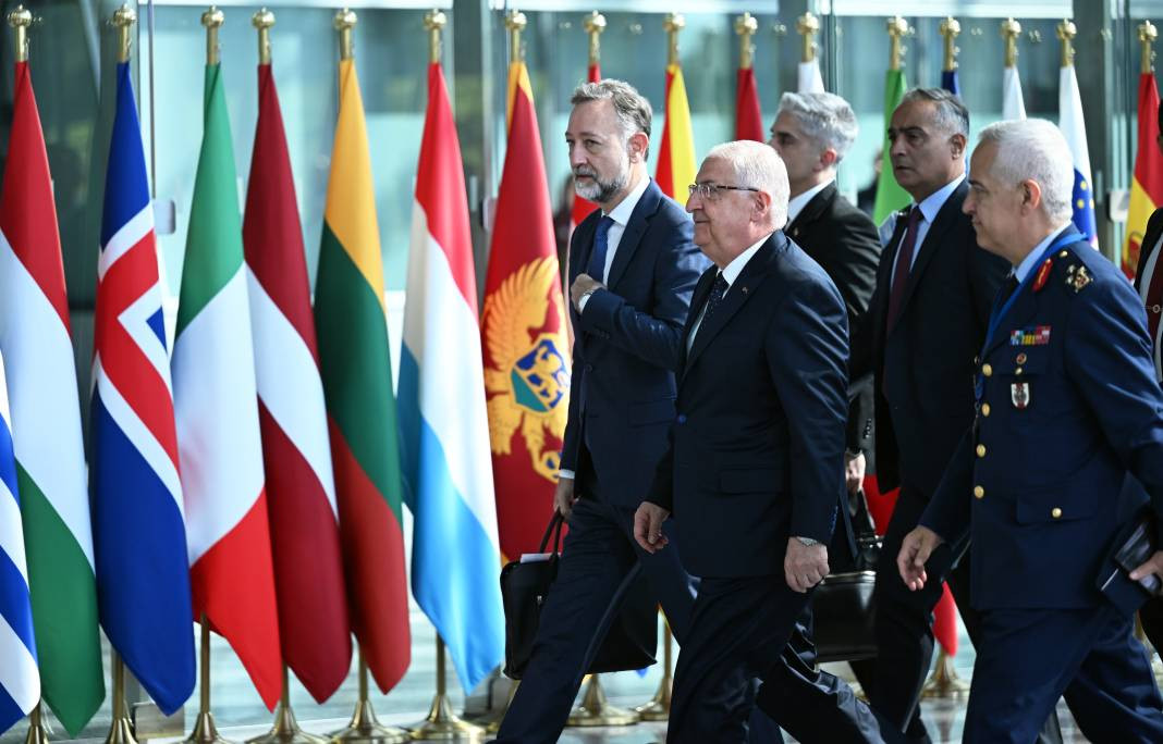 Bakan Güler NATO Karargahı'nda - Resim: 9